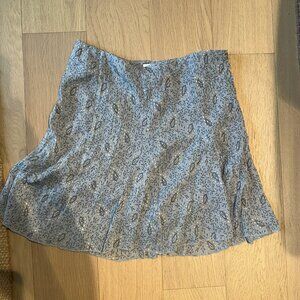HM Skort blue paisly size 4